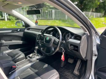 Skoda Superb 2.0 TDI Elegance DSG Euro 5 (s/s) 5dr