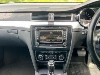 Skoda Superb 2.0 TDI Elegance DSG Euro 5 (s/s) 5dr