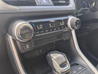 Toyota RAV4 2.5 VVT-h Design CVT 4WD Euro 6 (s/s) 5dr