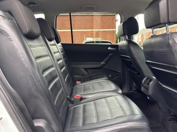 Volkswagen Touran 2.0 TDI BlueMotion Tech SE DSG Euro 6 (s/s) 5dr