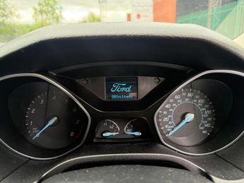 Ford Focus 1.0T EcoBoost Zetec Euro 5 (s/s) 5dr