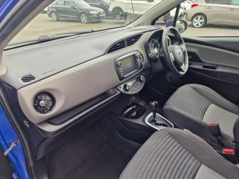 Toyota Yaris 1.5 VVT-h Icon Tech E-CVT Euro 6 (s/s) 5dr