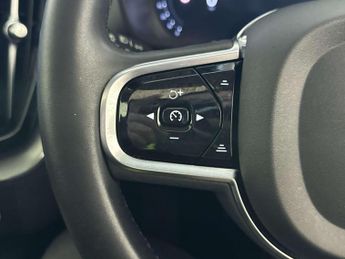 Volvo XC60 2.0h T6 Recharge 18.8kWh Plus SUV 5dr Petrol Plug-in Hybrid Auto