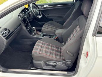 Volkswagen Golf 2.0 TSI BlueMotion Tech GTI Performance DSG Euro 6 (s/s) 3dr