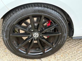 Volkswagen Golf 2.0 TSI BlueMotion Tech GTI Performance DSG Euro 6 (s/s) 3dr