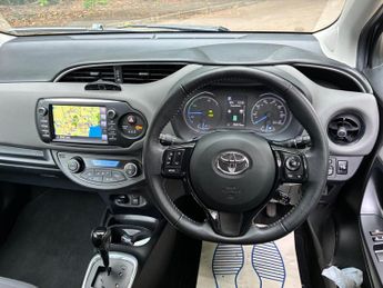 Toyota Yaris 1.5 VVT-h Icon Tech E-CVT Euro 6 (s/s) 5dr