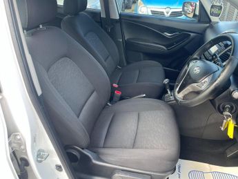 Hyundai ix20 1.6 Active Auto Euro 5 5dr