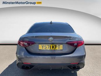 Alfa Romeo Giulia VELOCE TB AUTO