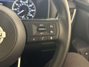 Nissan Qashqai 1.3 DIG-T MHEV Acenta Premium SUV 5dr Petrol Hybrid Manual Euro 