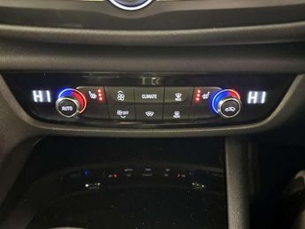 Vauxhall Insignia 2.0 Turbo D BlueInjection Elite Nav Grand Sport 5dr Diesel Autom