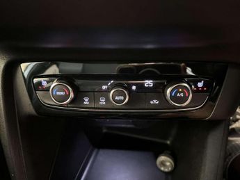 Vauxhall Corsa Electric 50kWh Elite Premium Hatchback 5dr Electric Auto (136 ps)