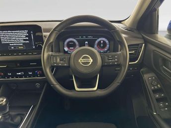 Nissan Qashqai 1.3 DIG-T MHEV N-Connecta SUV 5dr Petrol Hybrid Manual Euro 6 (s