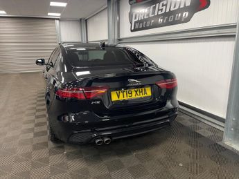 Jaguar XE 2.0 D180 R-Dynamic SE Auto Euro 6 (s/s) 4dr
