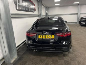 Jaguar XE 2.0 D180 R-Dynamic SE Auto Euro 6 (s/s) 4dr