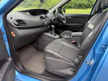 Renault Scenic 1.5 dCi Dynamique TomTom EDC Euro 5 5dr