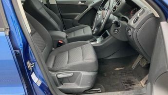 Volkswagen Tiguan 2.0 TDI Escape Auto 4WD Euro 5 5dr