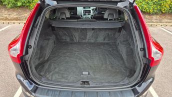 Volvo XC60 3.0 T6 R-Design SE Geartronic AWD Euro 5 5dr
