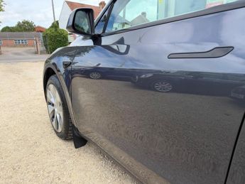Tesla Model Y Auto RWD 5dr