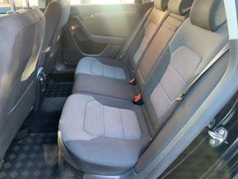 Volkswagen Passat 2.0 TDI BlueMotion Tech SE DSG Euro 5 (s/s) 5dr