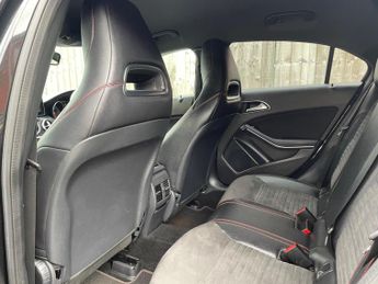 Mercedes-Benz A Class 1.5 A180d AMG Line (Premium) 7G-DCT Euro 6 (s/s) 5dr