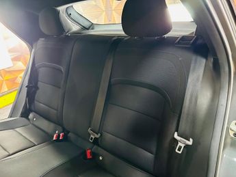 MG MG4 51kWh SE Auto 5dr
