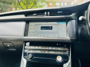 Jaguar XF 2.0d R-Sport Auto Euro 6 (s/s) 4dr