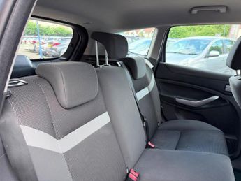 Ford Kuga 2.0 TDCi Zetec Powershift AWD Euro 5 5dr