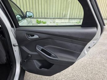 Ford Focus 1.6 TDCi Zetec Euro 5 (s/s) 5dr