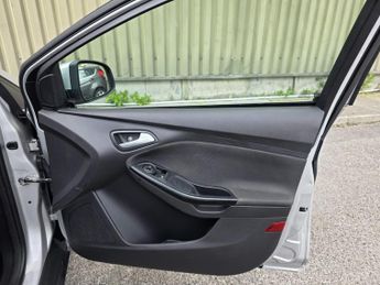 Ford Focus 1.6 TDCi Zetec Euro 5 (s/s) 5dr