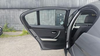 BMW 3 Series 2.0 320d SE Steptronic Euro 5 4dr