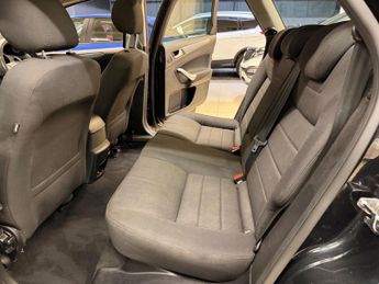 Ford Mondeo 2.0 TDCi Titanium Powershift Euro 5 5dr
