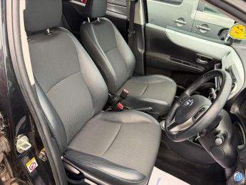 Toyota Yaris 1.5 VVT-h T Spirit CVT Euro 5 5dr