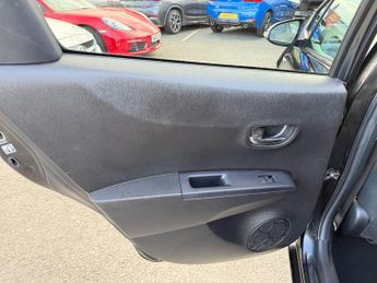 Toyota Yaris 1.5 VVT-h T Spirit CVT Euro 5 5dr