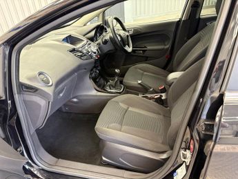 Ford Fiesta 1.0T EcoBoost Titanium Euro 5 (s/s) 5dr