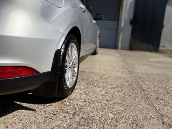 Ford Focus 1.0T EcoBoost Zetec Edition Auto Euro 6 (s/s) 5dr