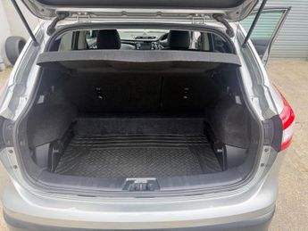 Nissan Qashqai 1.6 dCi Tekna XTRON 2WD Euro 6 (s/s) 5dr