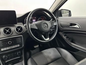 Mercedes-Benz GLA 1.6 GLA180 Urban Edition 7G-DCT Euro 6 (s/s) 5dr