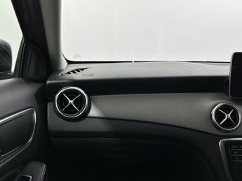 Mercedes-Benz GLA 1.6 GLA180 Urban Edition 7G-DCT Euro 6 (s/s) 5dr
