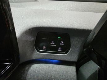 Volkswagen ID.3 Pro Performance 58kWh Life Auto 5dr