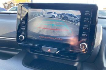 Toyota Yaris 1.5 VVT-h Design E-CVT Euro 6 (s/s) 5dr