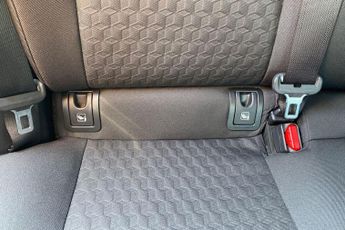 Toyota Yaris 1.5 VVT-h Design E-CVT Euro 6 (s/s) 5dr
