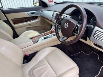 Jaguar XF 2.2d Premium Luxury Auto Euro 5 (s/s) 4dr