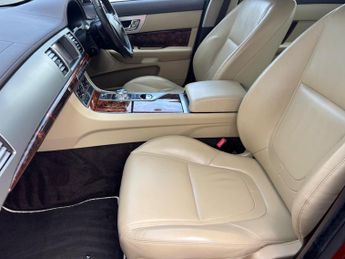 Jaguar XF 2.2d Premium Luxury Auto Euro 5 (s/s) 4dr