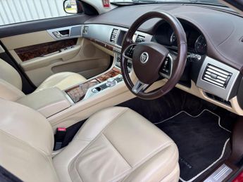 Jaguar XF 2.2d Premium Luxury Auto Euro 5 (s/s) 4dr
