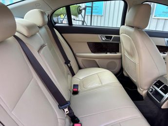 Jaguar XF 2.2d Premium Luxury Auto Euro 5 (s/s) 4dr