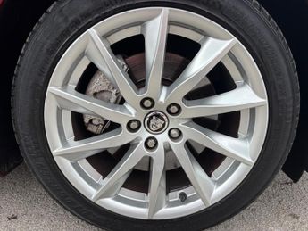 Jaguar XF 2.2d Premium Luxury Auto Euro 5 (s/s) 4dr