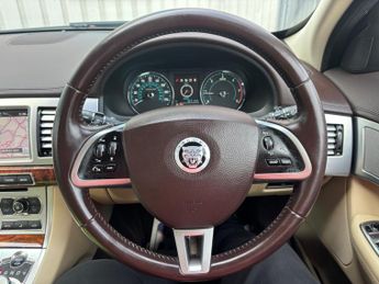 Jaguar XF 2.2d Premium Luxury Auto Euro 5 (s/s) 4dr