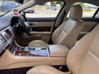 Jaguar XF 2.2d Premium Luxury Auto Euro 5 (s/s) 4dr