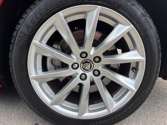 Jaguar XF 2.2d Premium Luxury Auto Euro 5 (s/s) 4dr