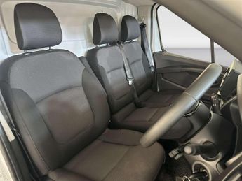 Renault Trafic 2.0 dCi Blue SL28 Business Panel Van 5dr Diesel Manual L1 H1 Eur